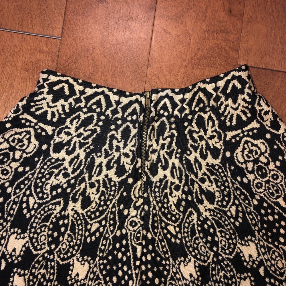 Skirt - Picture 2 of 2